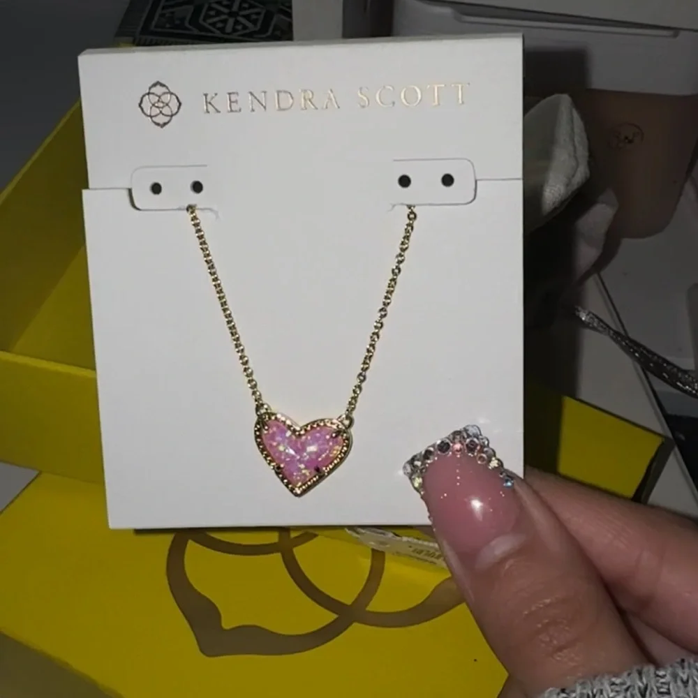 Kendra Scott Heart Necklace - Pink and Gold - Picture 5 of 5